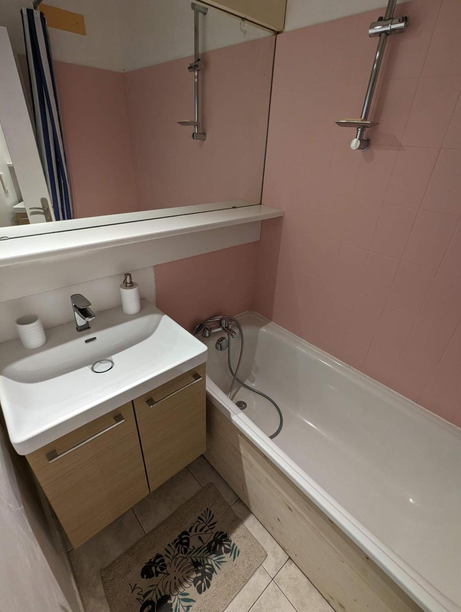 Central Spacious Flat With Private Parking Σαμονί Εξωτερικό φωτογραφία